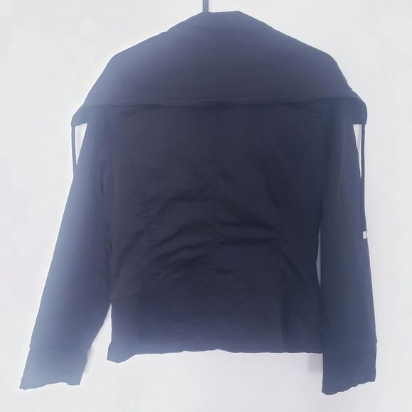 Ricki's Black Jacket - Picture 7 of 11